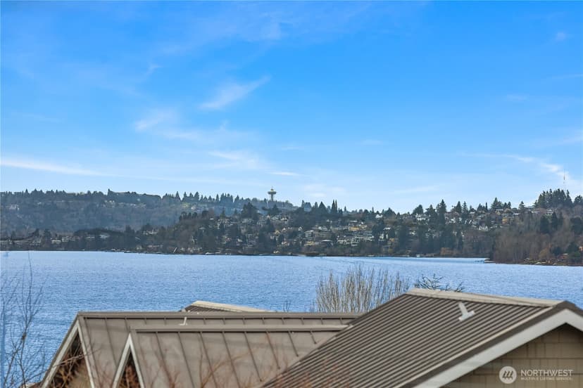 Property photo for 508 10th Avenue W, Kirkland photo 2