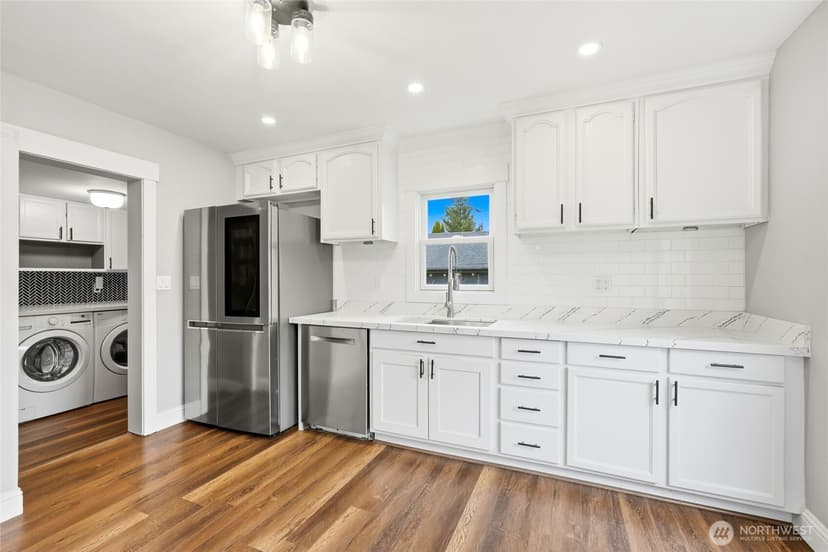 Property photo for 238 N Washington Avenue, Arlington photo 6