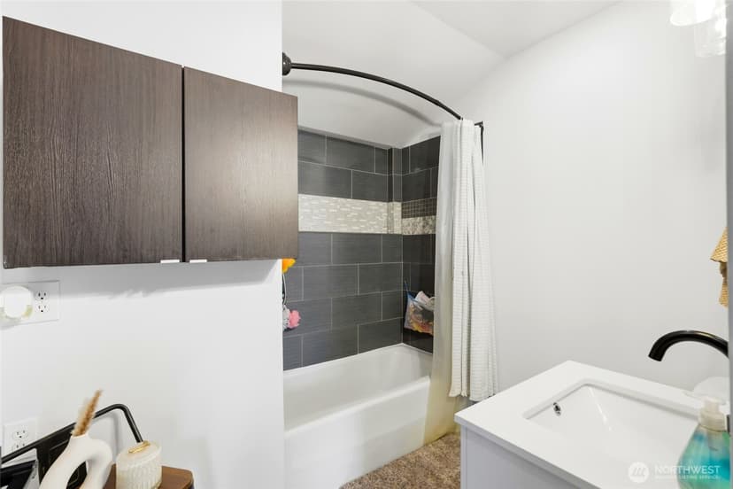 Property photo for 238 N Washington Avenue, Arlington photo 13