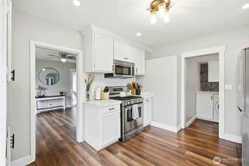 Property photo for 238 N Washington Avenue, Arlington photo 7