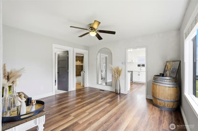Property photo for 238 N Washington Avenue, Arlington photo 4