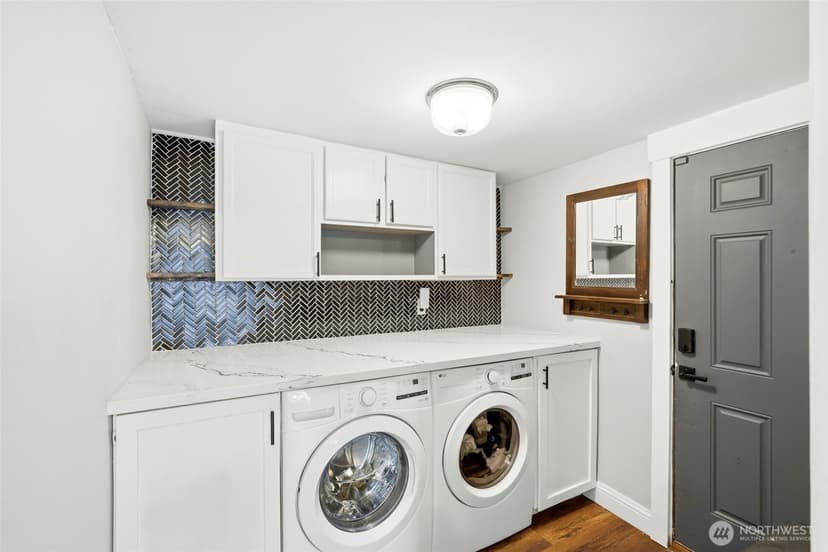 Property photo for 238 N Washington Avenue, Arlington photo 10