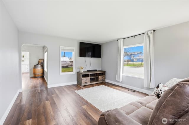 Property photo for 238 N Washington Avenue, Arlington photo 2