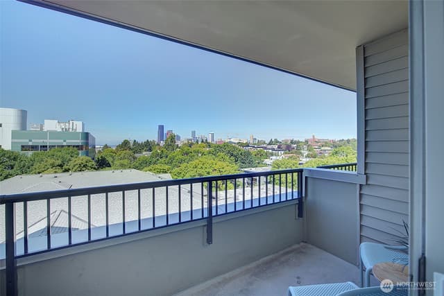 Property photo for 303 23rd Avenue S #506, Seattle photo 2