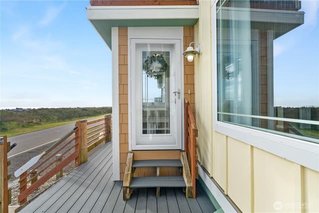 Property photo for 1459 E Ocean Shores Boulevard SW, Ocean Shores photo 4