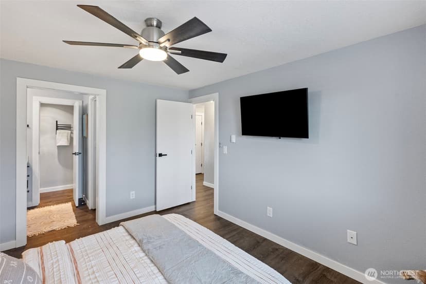 Property photo for 3330 Narrows View Lane NE #201, Bremerton photo 19