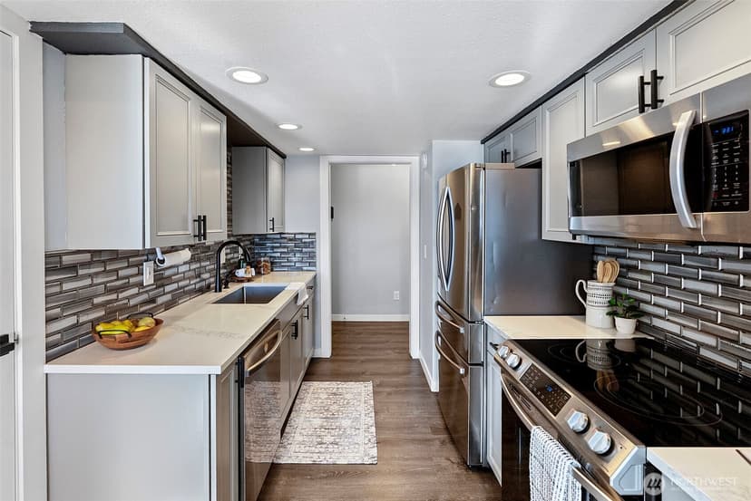Property photo for 3330 Narrows View Lane NE #201, Bremerton photo 6