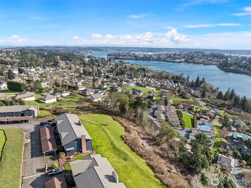 Property photo for 3330 Narrows View Lane NE #201, Bremerton photo 31