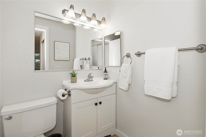 Property photo for 16817 Larch Way #E103, Lynnwood photo 14
