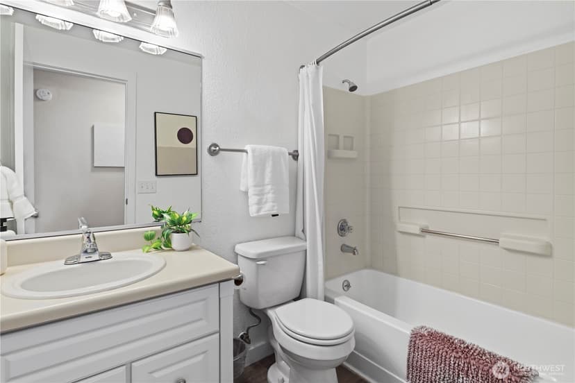 Property photo for 16817 Larch Way #E103, Lynnwood photo 16