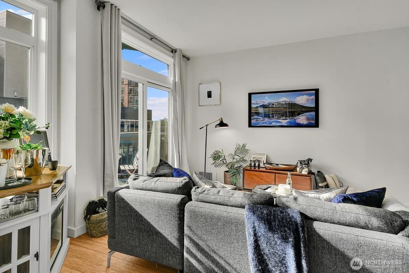 Property photo for 2414 1st Avenue #321, Seattle photo 13