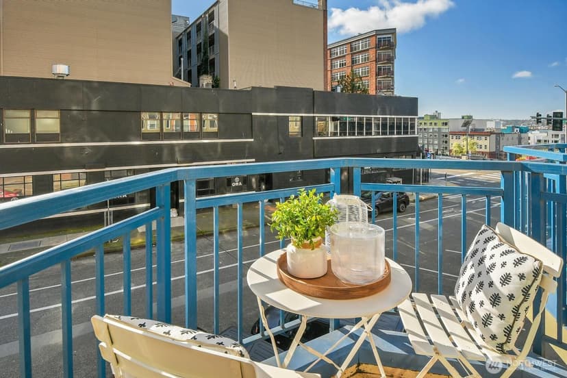 Property photo for 2414 1st Avenue #321, Seattle photo 15
