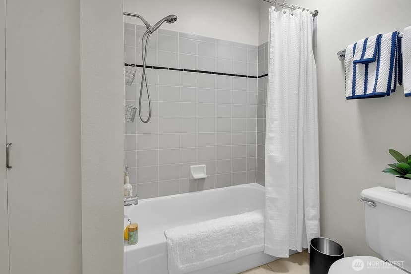 Property photo for 2414 1st Avenue #321, Seattle photo 23