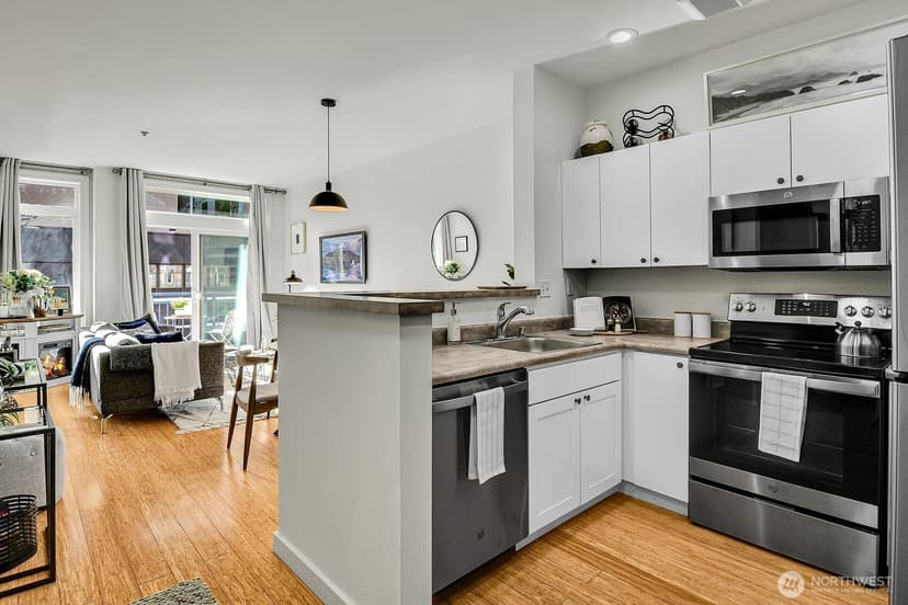 Property photo for 2414 1st Avenue #321, Seattle photo 9