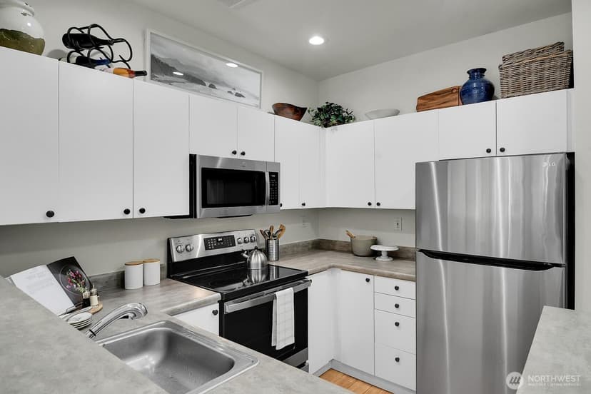Property photo for 2414 1st Avenue #321, Seattle photo 11