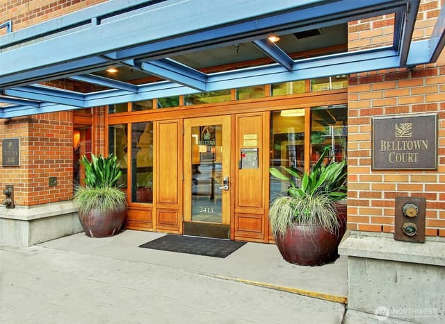 Property photo for 2414 1st Avenue #321, Seattle photo 4