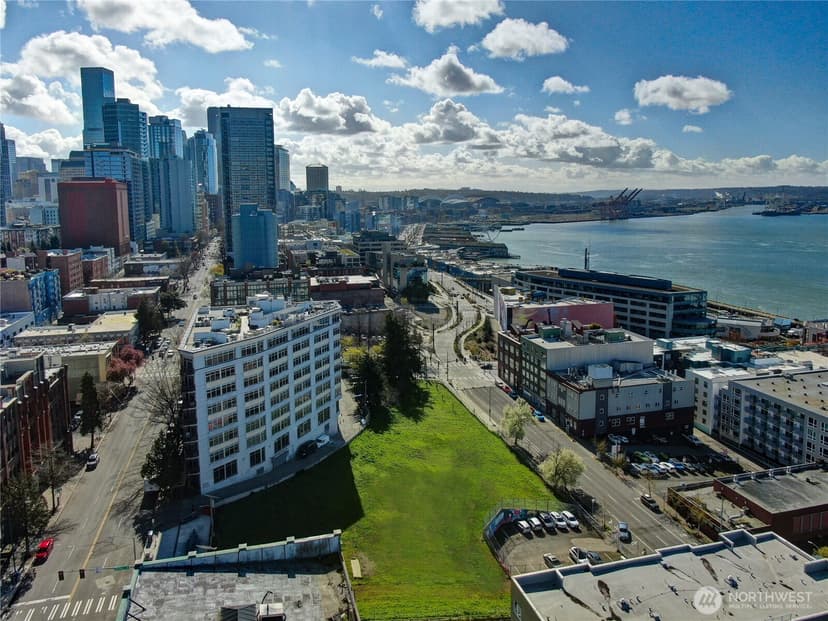 Property photo for 2414 1st Avenue #321, Seattle photo 6