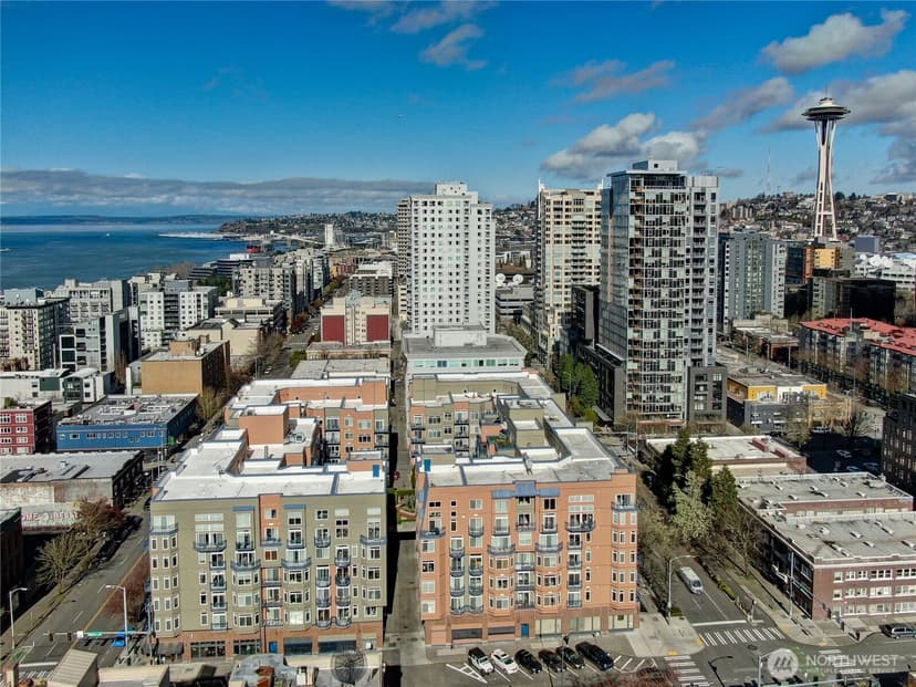 Property photo for 2414 1st Avenue #321, Seattle photo 3
