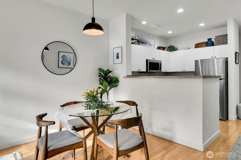 Property photo for 2414 1st Avenue #321, Seattle photo 17