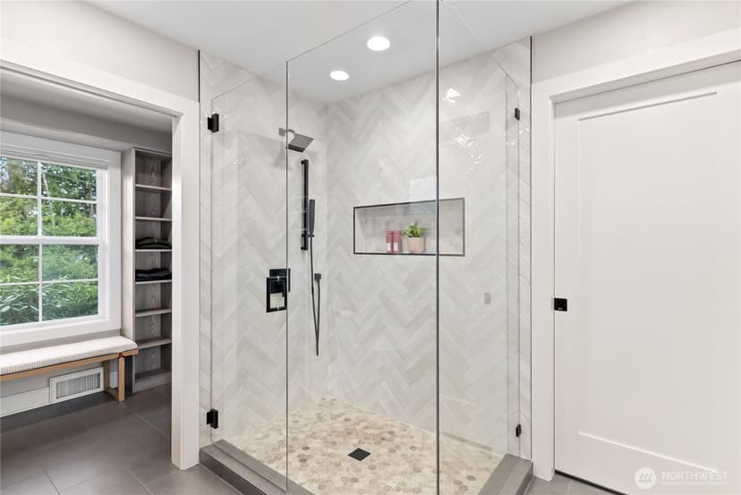 Property photo for 9604 44th Avenue SW, Seattle photo 17