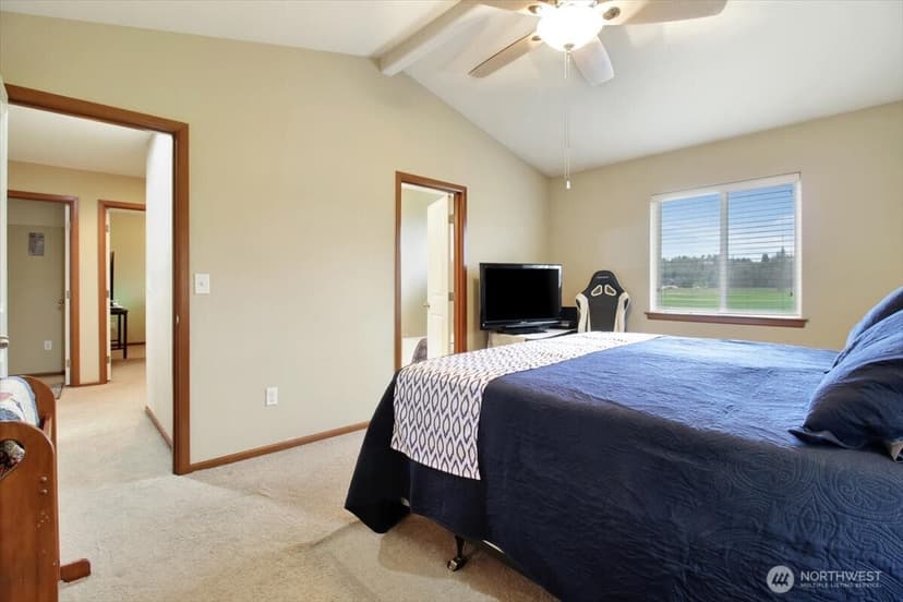 Property photo for 11809 58th Drive NE, Marysville photo 16