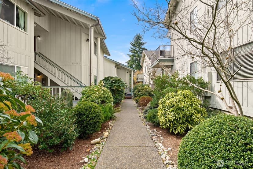 Property photo for 18003 108th Avenue NE #B2, Bothell photo 2