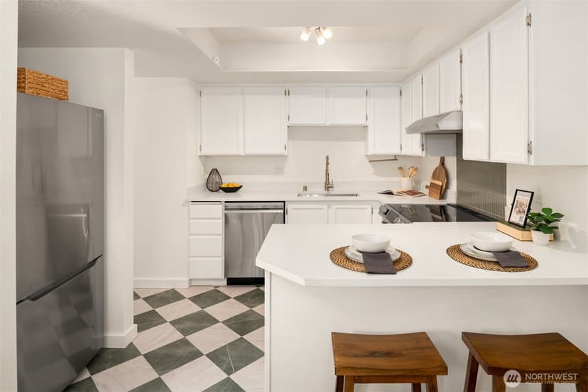 Property photo for 18003 108th Avenue NE #B2, Bothell photo 10