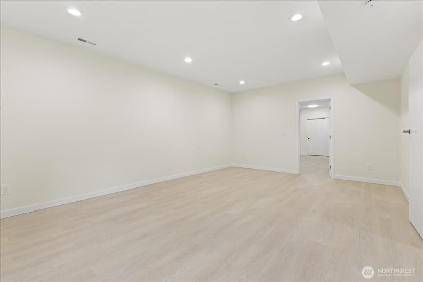 Property photo for 422 E Titus, Kent photo 23