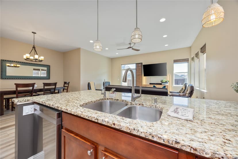 Property photo for 444 Hilltop Place, Chelan photo 6