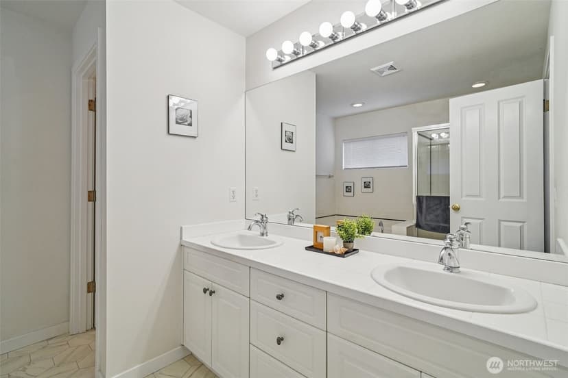 Property photo for 722 239th Lane SE, Sammamish photo 24
