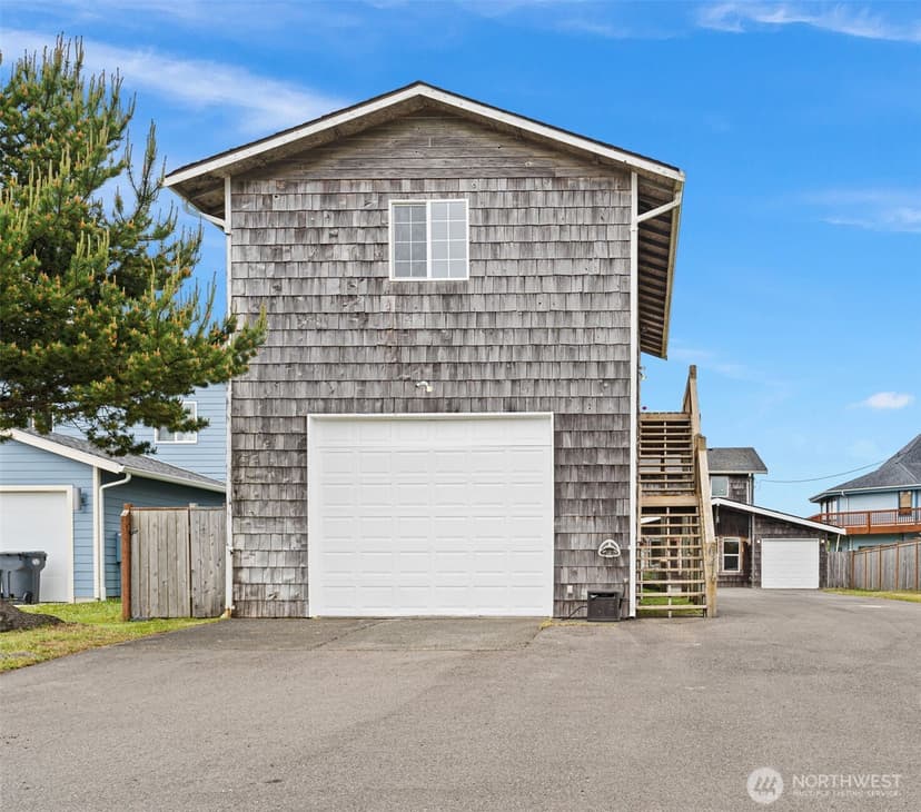 Property photo for 641 Ocean Shores Boulevard SW, Ocean Shores photo 36
