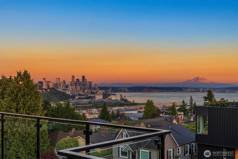 Property photo for 2630 W Lynn Street, Seattle