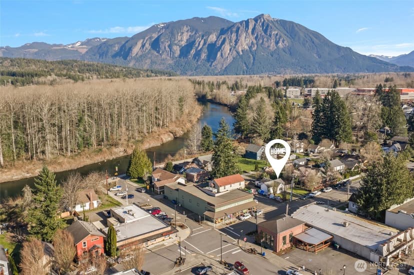 Property photo for 8164 Falls Avenue SE, Snoqualmie photo 2