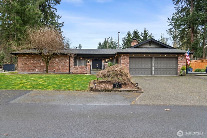 Property photo for 11724 Madera Drive SW, Lakewood photo 3