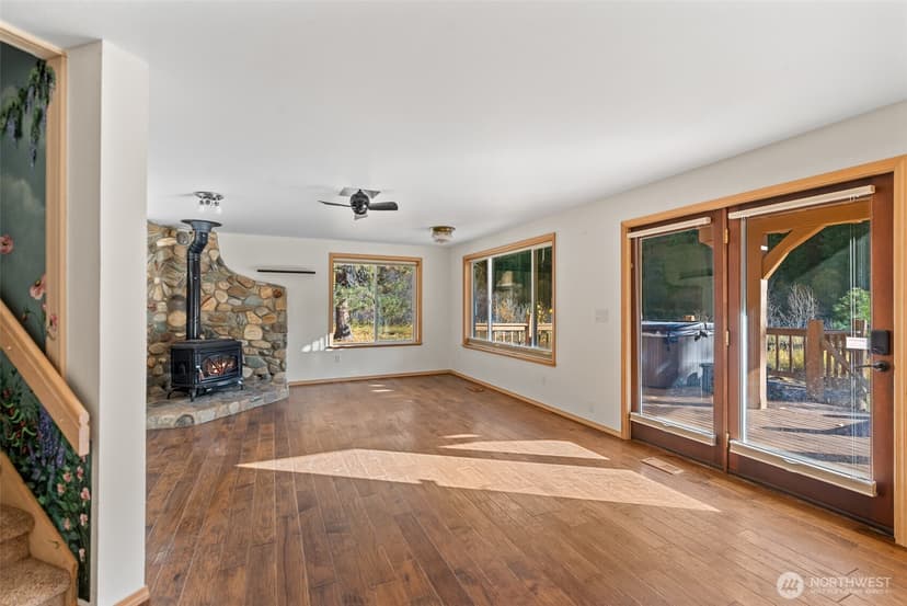 Property photo for 12290 Meacham Road, Leavenworth photo 11