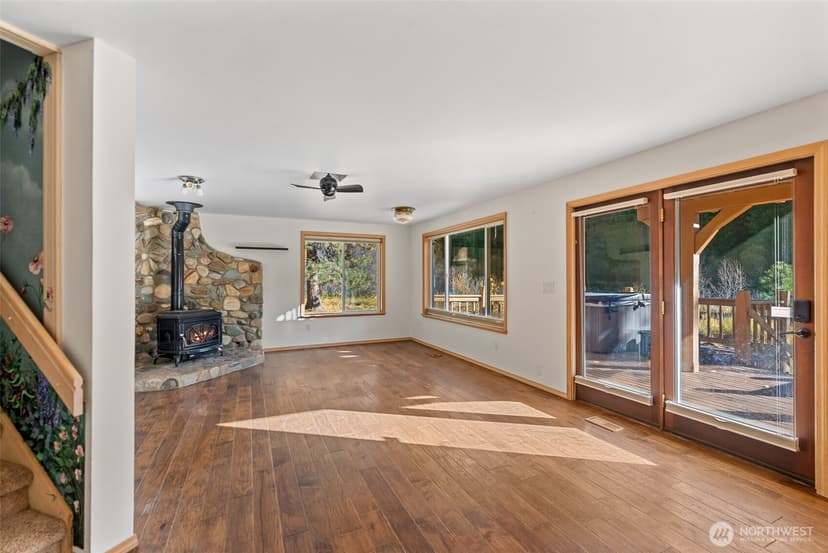 Property photo for 12290 Meacham Road, Leavenworth photo 13