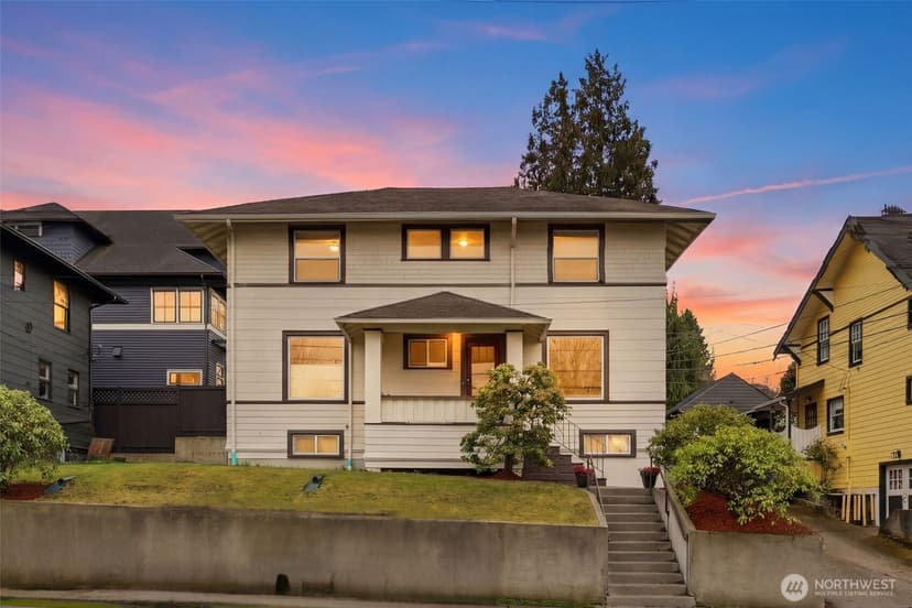 Property photo for 209 W McGraw Street, Seattle