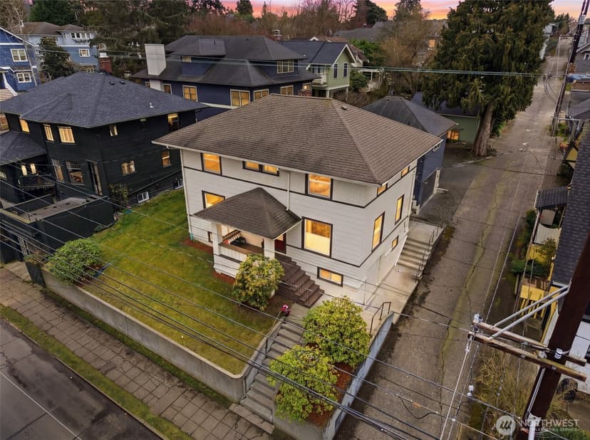 Property photo for 209 W McGraw Street, Seattle photo 2