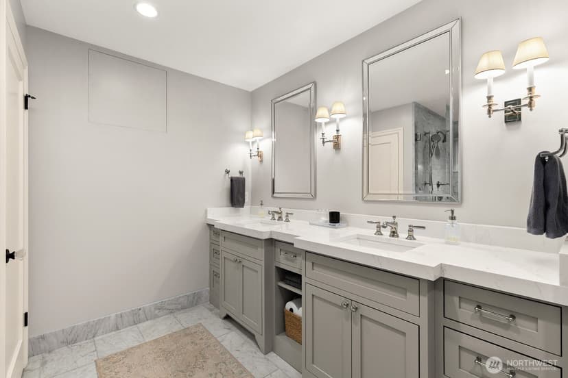 Property photo for 2803 Magnolia Boulevard W, Seattle photo 31
