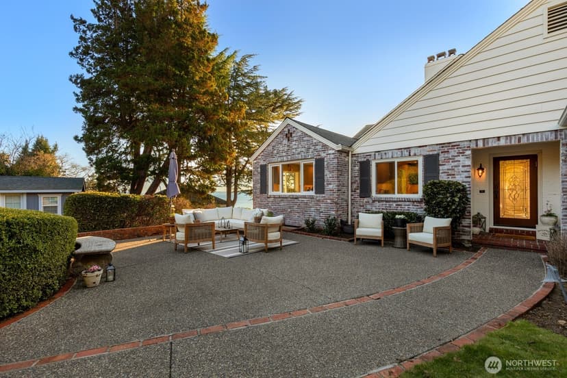 Property photo for 2803 Magnolia Boulevard W, Seattle photo 36