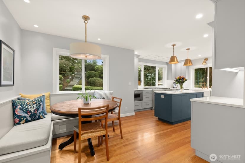 Property photo for 2803 Magnolia Boulevard W, Seattle photo 15