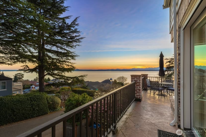 Property photo for 2803 Magnolia Boulevard W, Seattle photo 35