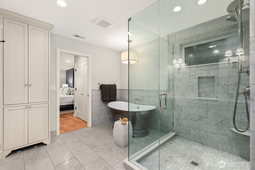 Property photo for 2803 Magnolia Boulevard W, Seattle photo 30