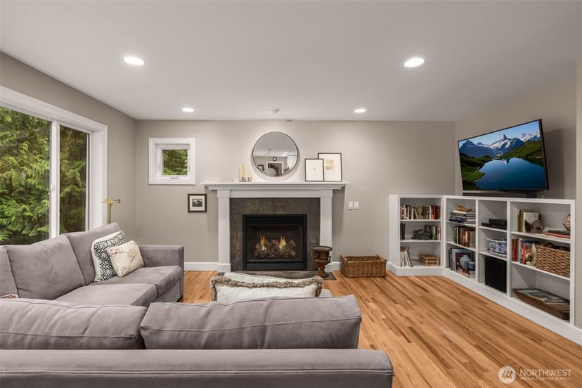 Property photo for 18604 215th Way NE, Woodinville photo 10