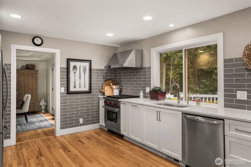 Property photo for 18604 215th Way NE, Woodinville photo 6