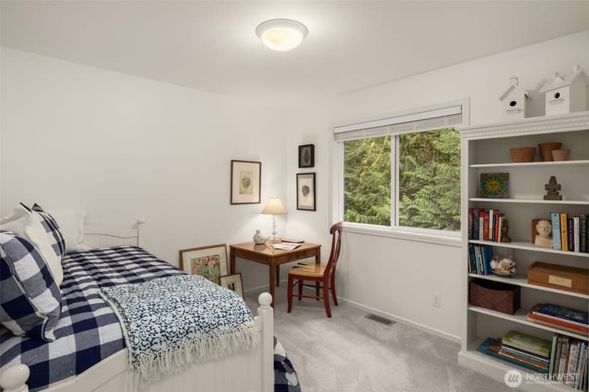Property photo for 18604 215th Way NE, Woodinville photo 15
