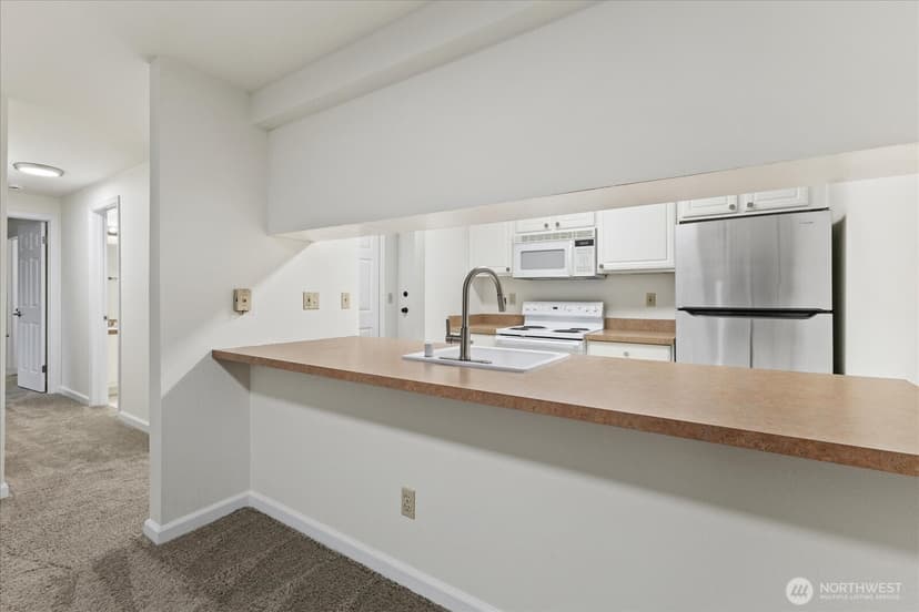 Property photo for 132 NE 95th Street #B309, Seattle photo 16