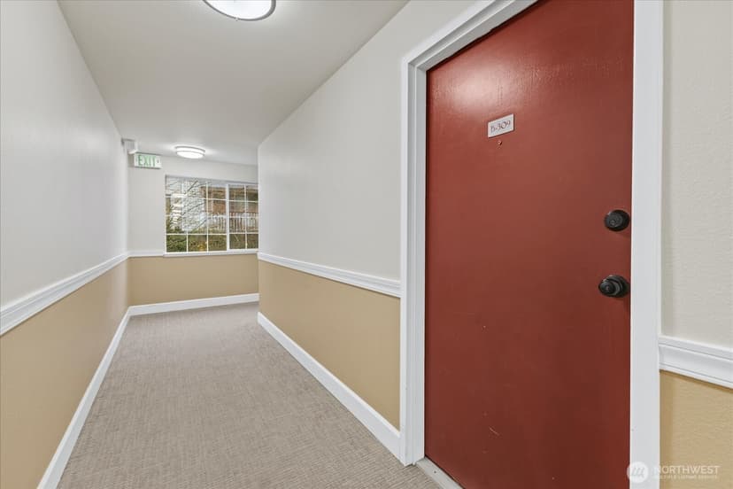 Property photo for 132 NE 95th Street #B309, Seattle photo 3