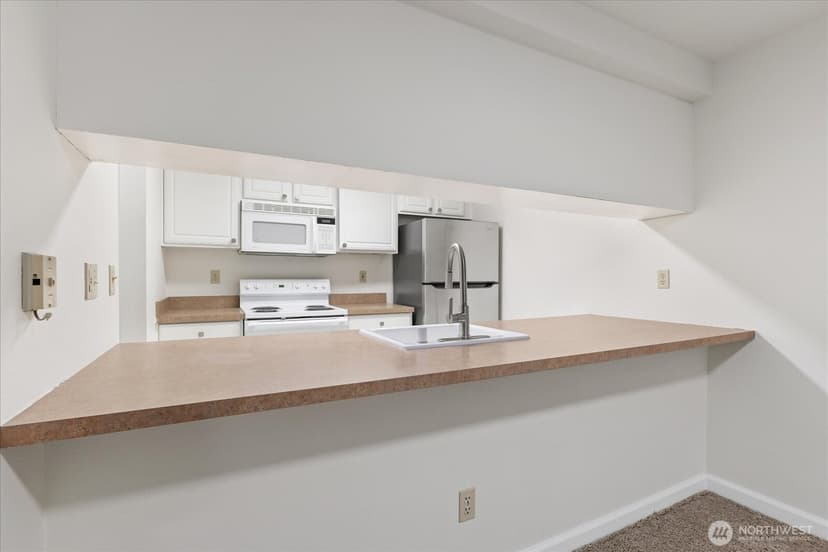 Property photo for 132 NE 95th Street #B309, Seattle photo 17