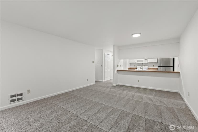Property photo for 132 NE 95th Street #B309, Seattle photo 14